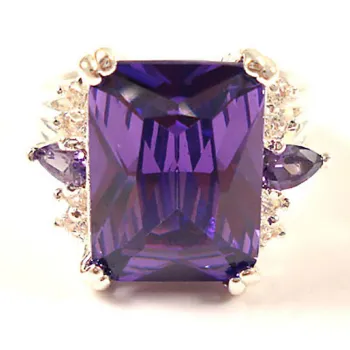 Attractive Zircon Ring    